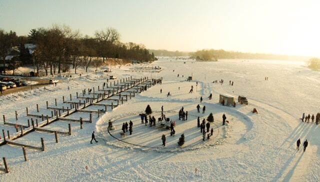 Deephaven ice carousel 1